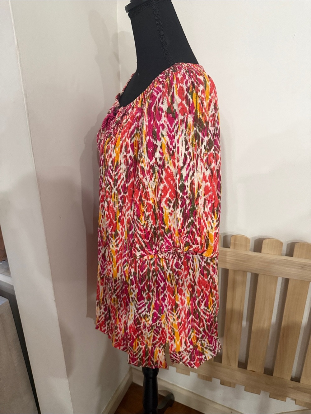Multi-Color Patterned Women's Top 2X - Picture 2 of 4